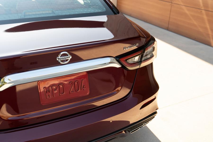 Детали экстерьера Nissan Maxima Platinum 2018 года  (фото 7 из 40)